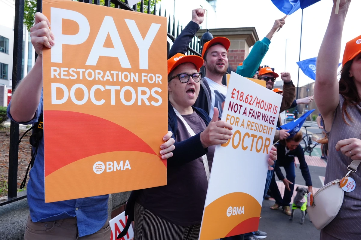 Streeting says striking doctors will leave patients ‘waiting in pain longer than is necessary’ as walkout begins