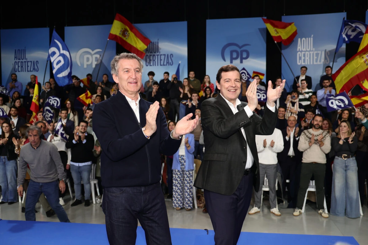 El santuario de la derecha retrata el porvenir de Feijóo y Abascal