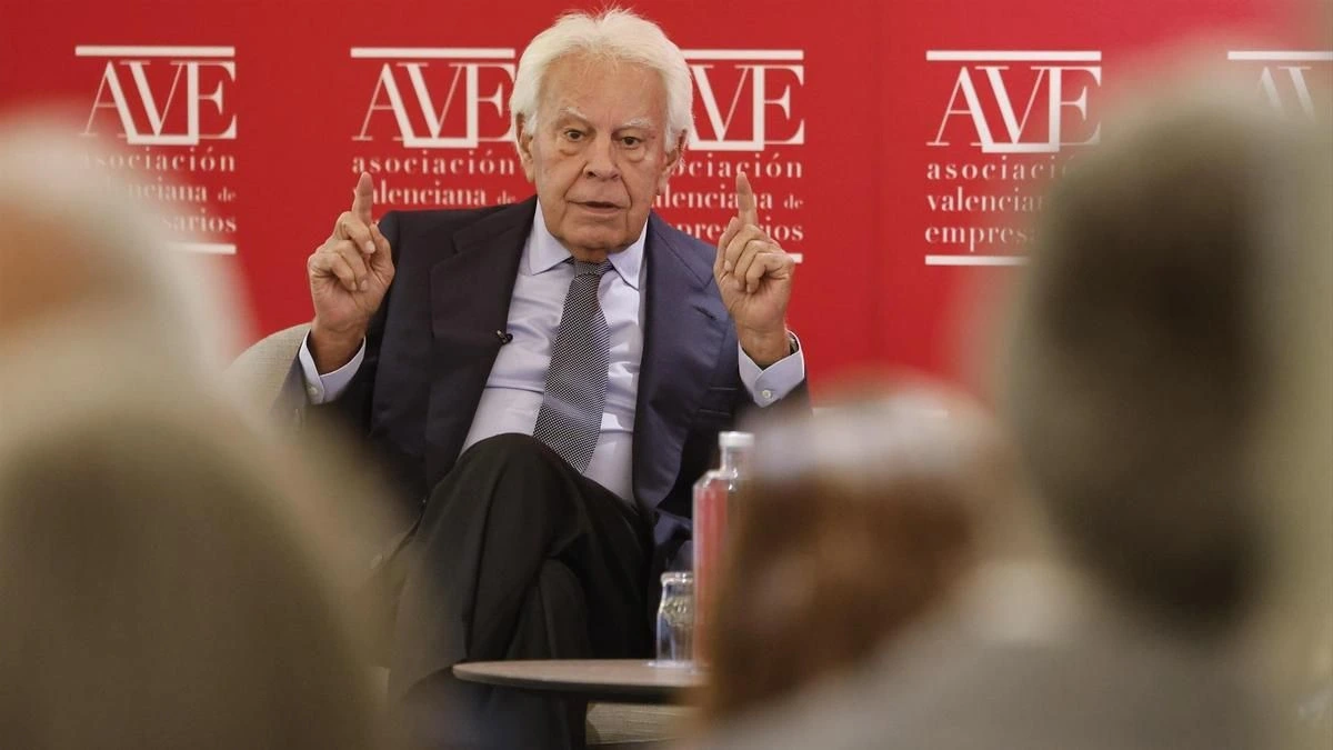 Felipe González pide elecciones anticipadas y no ve a Zapatero “con capacidad para montar una ingeniería financiera”