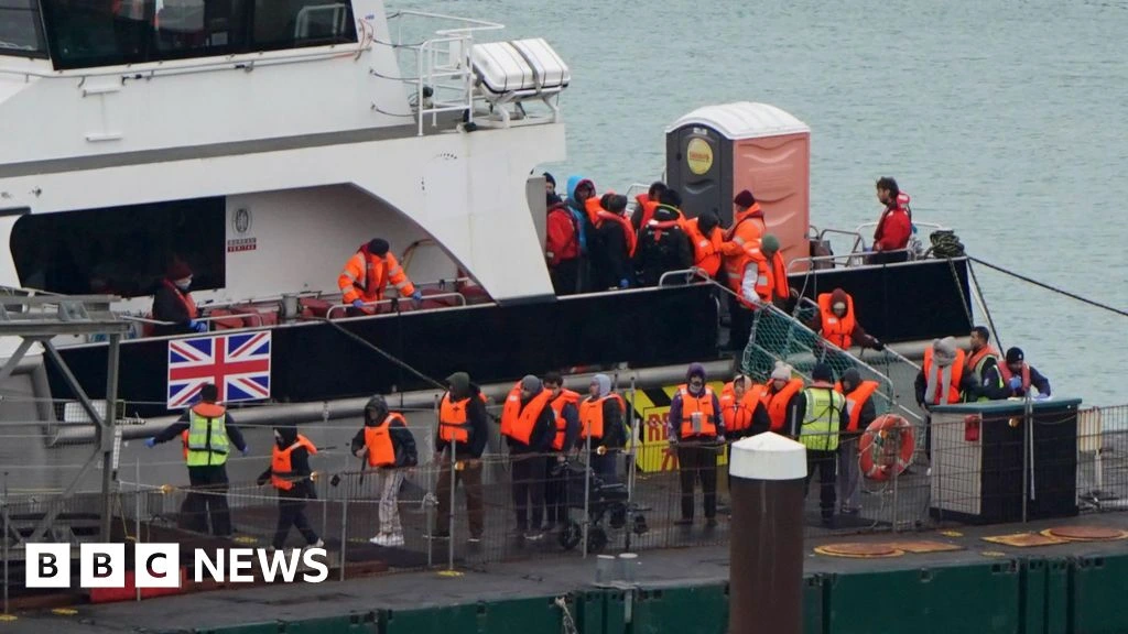 AI facial recognition to check age of asylum seekers from next year