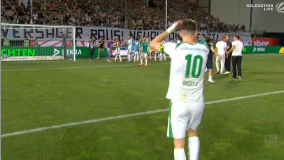 Relegation: Fans von Fürth gehen nach Sieg auf Stars und Verantwortliche los