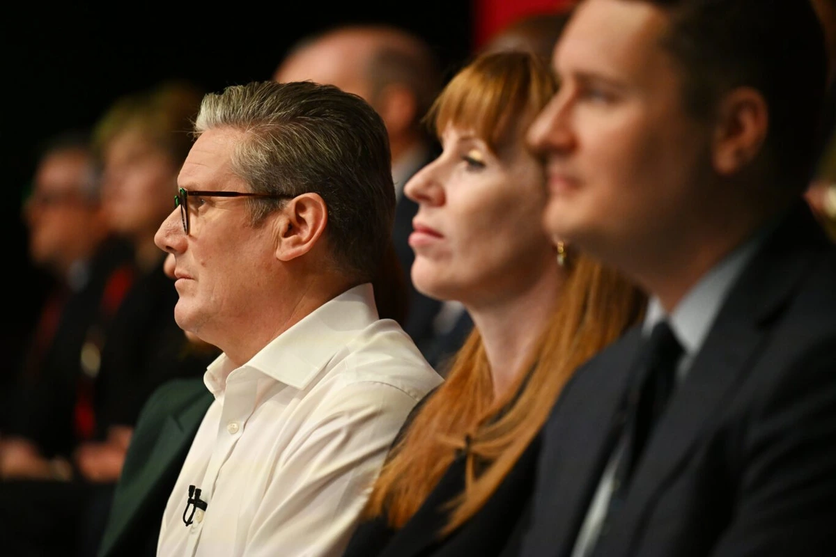 Starmer issues extraordinary warning over ‘political infighting’ and urges rivals not to oust him