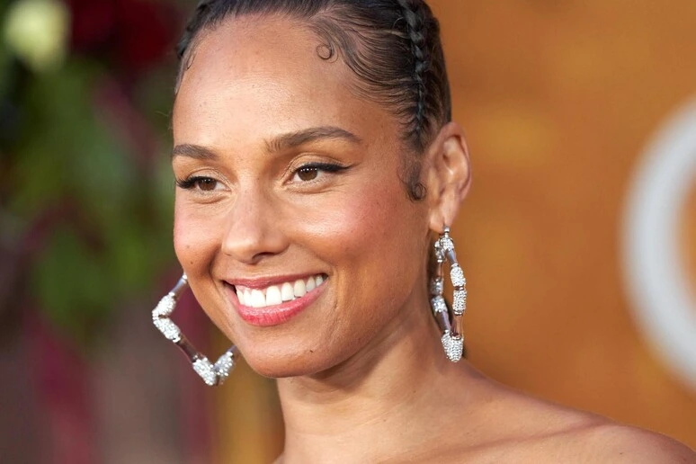 Alicia Keys stasera con Ramazzotti: "La magia di cantare in italiano all'Ariston con Ramazzotti"