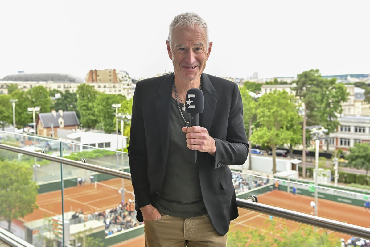 John McEnroe: "Todos rezamos para que Alcaraz vuelva sano; me asusta pensar en esa lesión"