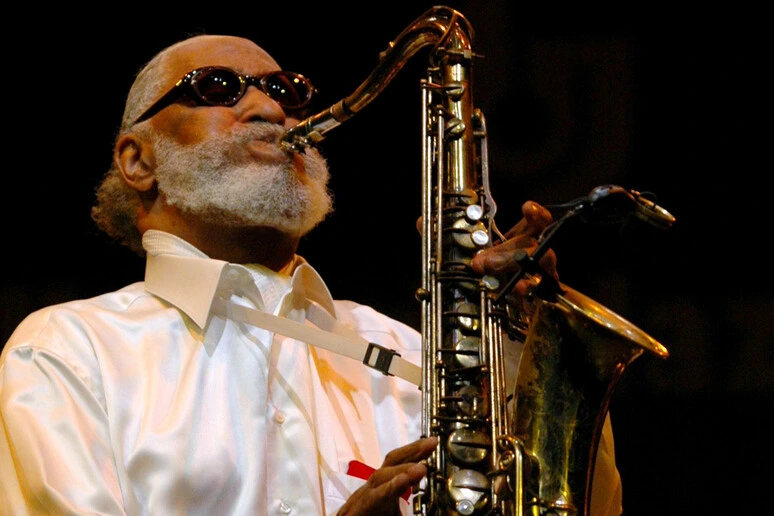 Addio a Sonny Rollins, il 'Saxophone Colossus' del jazz