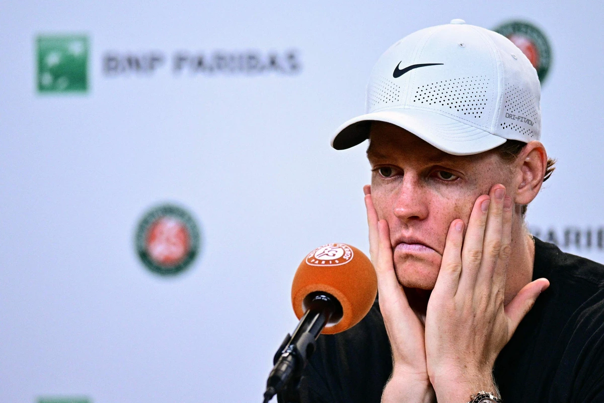 Sinner confiesa su desconcierto por su eliminación en Roland Garros: "He pasado una mala noche, pueden haberme afectado varias cosas"