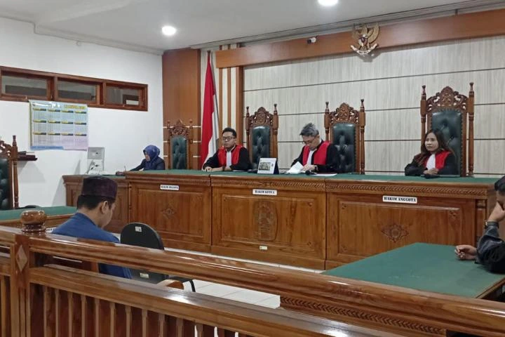 Condenan a tres años y medio de cárcel al capitán de barco hundido en Indonesia en el que viajaba una familia española