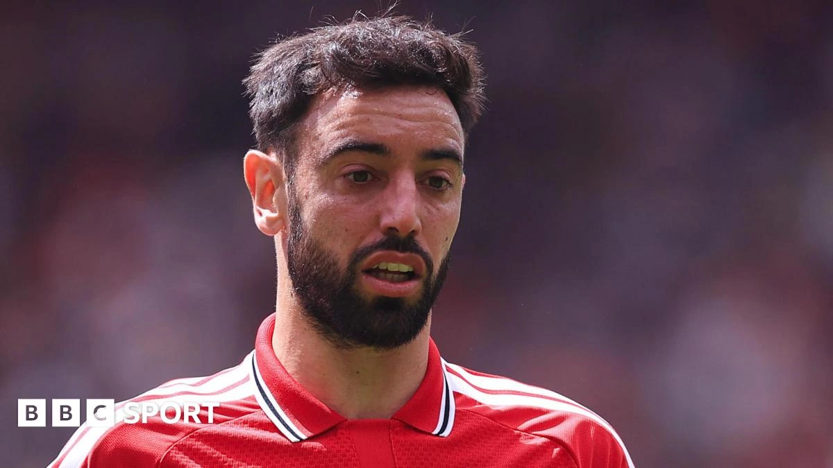 Man Utd captain Fernandes takes on Keane over 'lie'