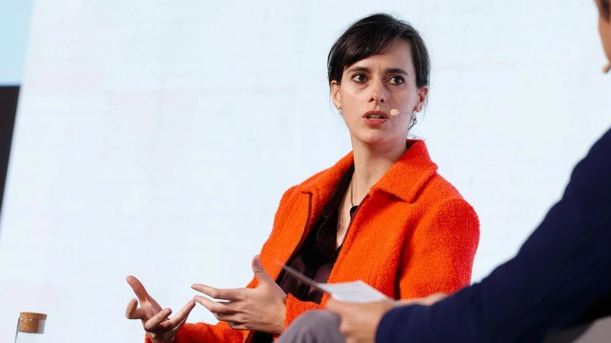 Esta filósofa ha estudiado a los “profetas” de la IA: “Silicon Valley se parece cada vez más a una secta”