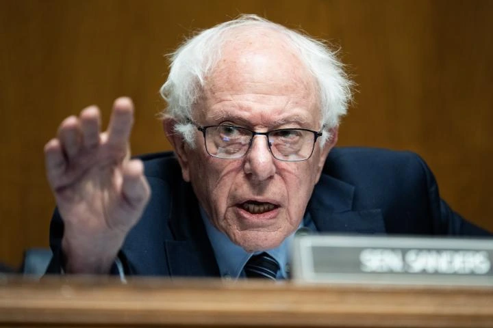 Bernie Sanders propone que cada persona reciba 1.000 dólares al año por la IA: por qué España ni sueña con algo parecido