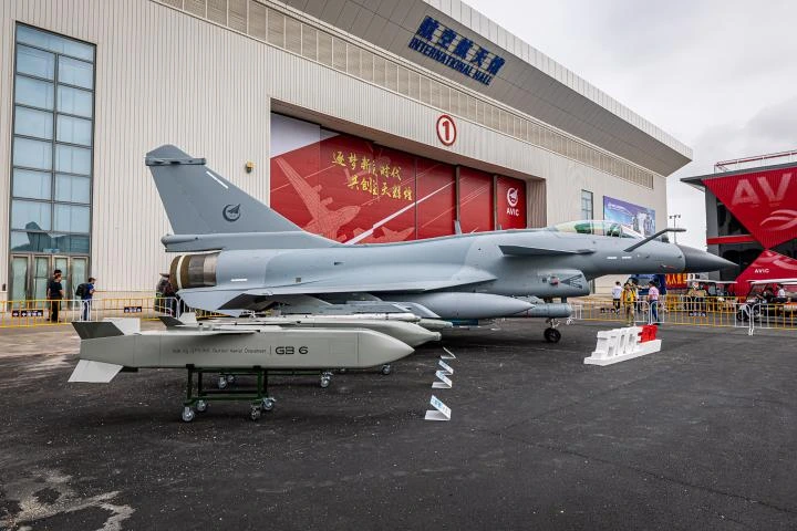 9 a 0 y un misterio: el caza chino que habría ganado a un Eurofighter cuyo radar, sobre el papel, debía verlo primero