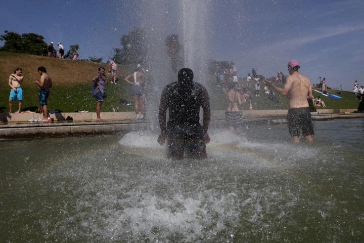 La ola de calor sin precedentes que sacude Europa deja más de mil muertos en Francia