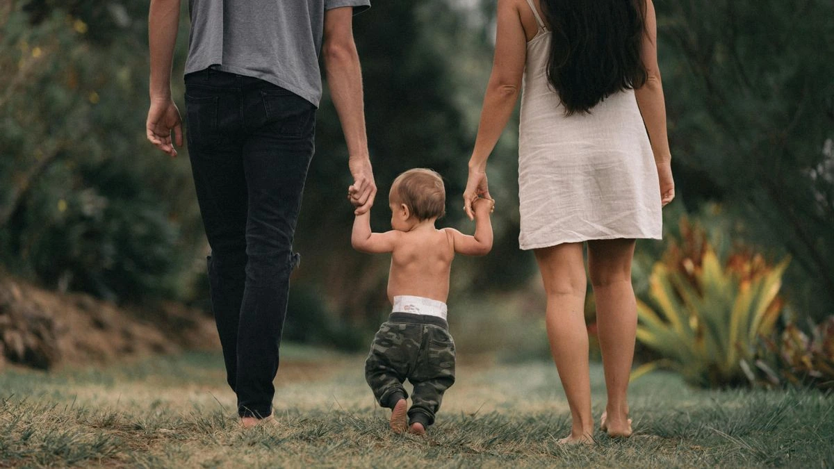 La desigualdad en cómo concilian hombres y mujeres: ellas pierden salario, ellos adaptan jornadas