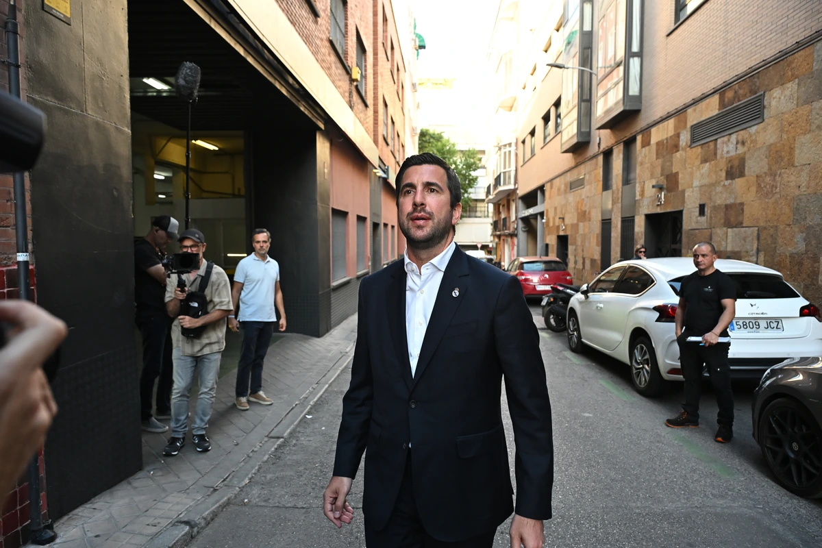 Riquelme y la oposición que plantea para el futuro del Real Madrid: "No vamos a estar con tambores de guerra en el Bernabéu"