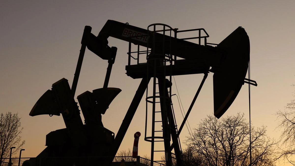 El petróleo vuelve a caer por debajo de los 90 dólares por la expectativa de un acuerdo en Irán