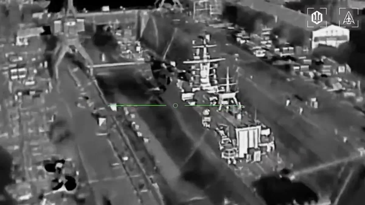 Ukraine: Drohne trifft Kriegsschiff von Putins Ostsee-Flotte in St. Petersburg