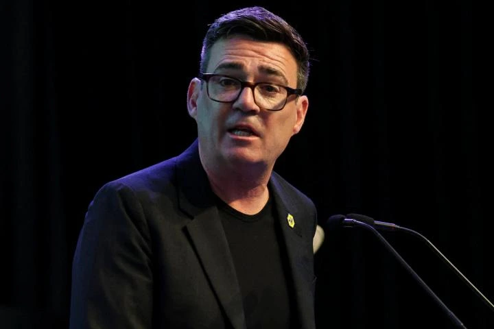 Una victoria electoral del crítico Burnham abre la vía a un desafío por el liderazgo laborista de Starmer