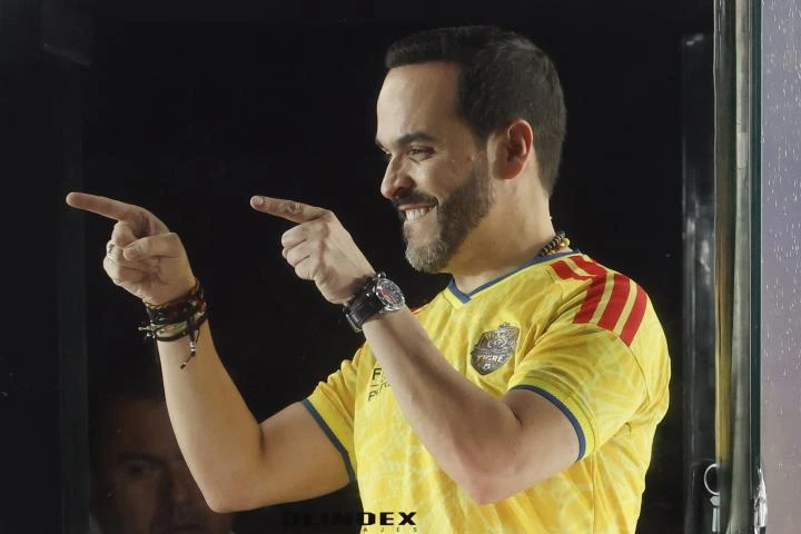 El escrutinio en Colombia avanza entre las felicitaciones a De la Espriella y las dudas de Cepeda