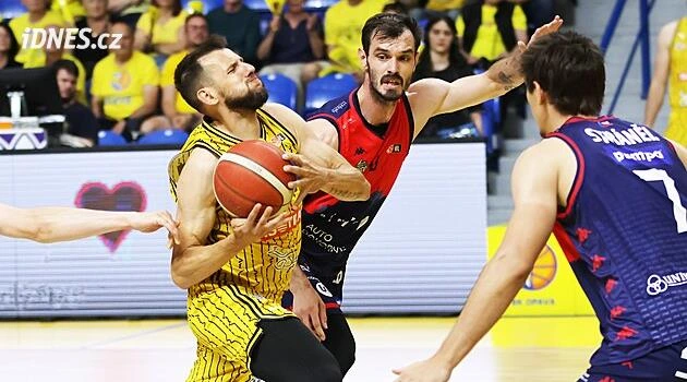 Bitvu o bronz rozhodne třetí zápas. Opava na domácí palubovce nedala Brnu šanci