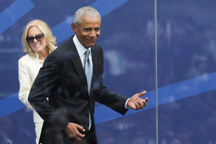 Busca las diferencias con Trump: la llamada a la democracia de Obama al inaugurar su centro presidencial