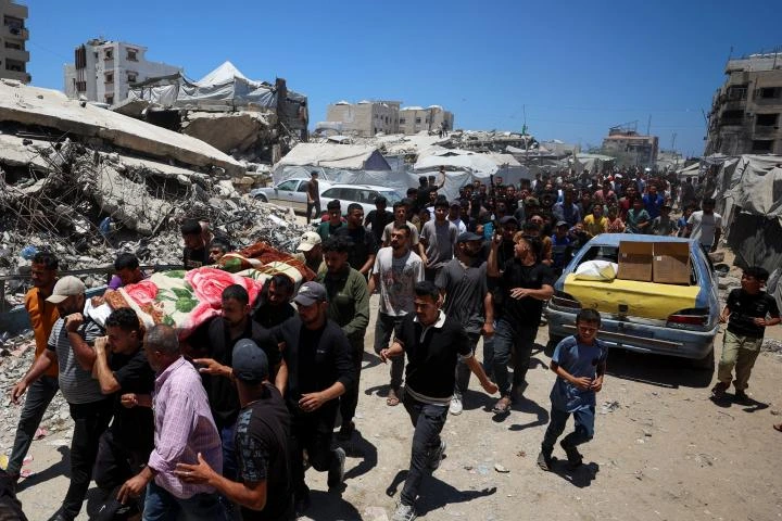 Otro día en Gaza: Israel dice que ataca a Hamás, pero asesina a una adolescente camino de un examen
