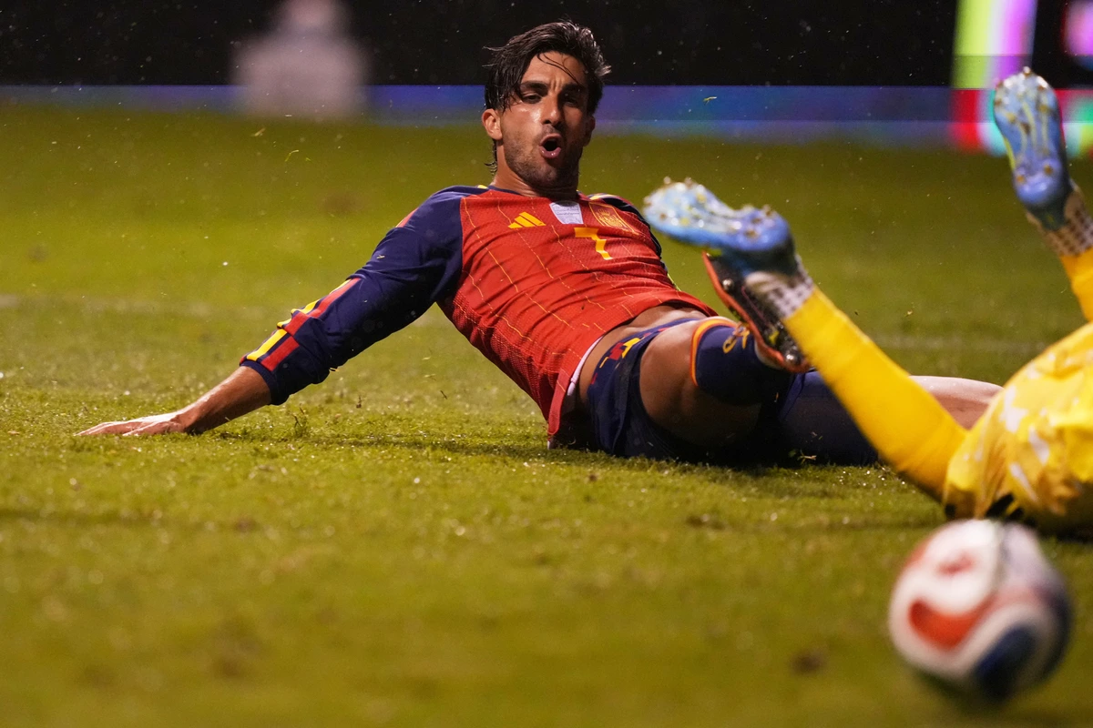 Cinco entrenamientos, dos horas de autobús y un techo: la cuenta atrás para el debut de España en el Mundial