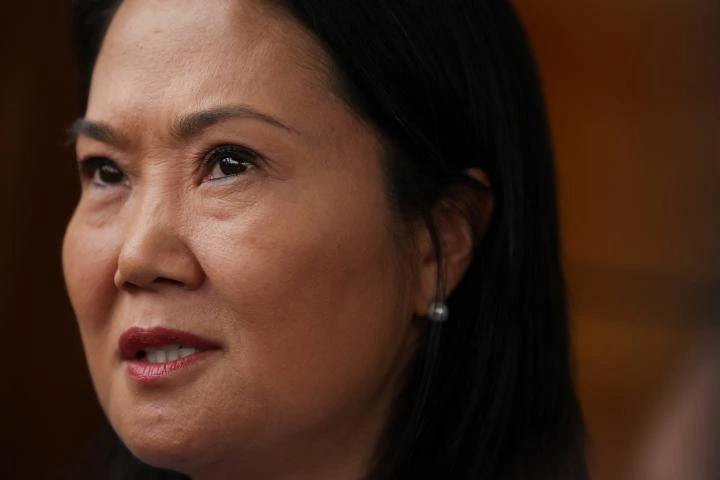 Y nueva vuelta en Perú: la derechista Fujimori, otra vez por delante en la recta final del escrutinio