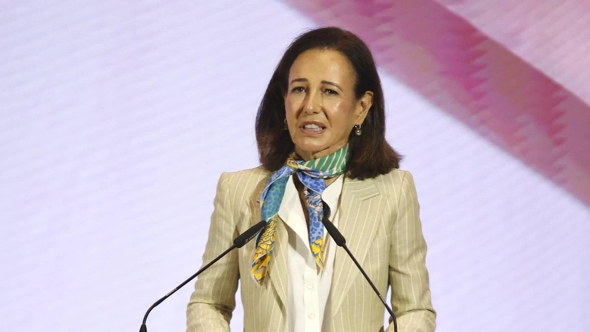 Ana Botín carga contra los impuestos a la banca en Reino Unido: “No tienen sentido económico”