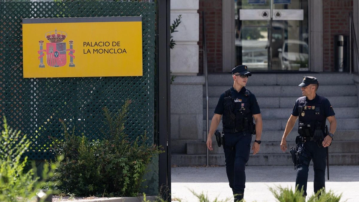 Los sindicatos policiales cargan contra Peinado por plantear que los escoltas podrían ayudar a Begoña Gómez a fugarse: “Es una barbaridad”