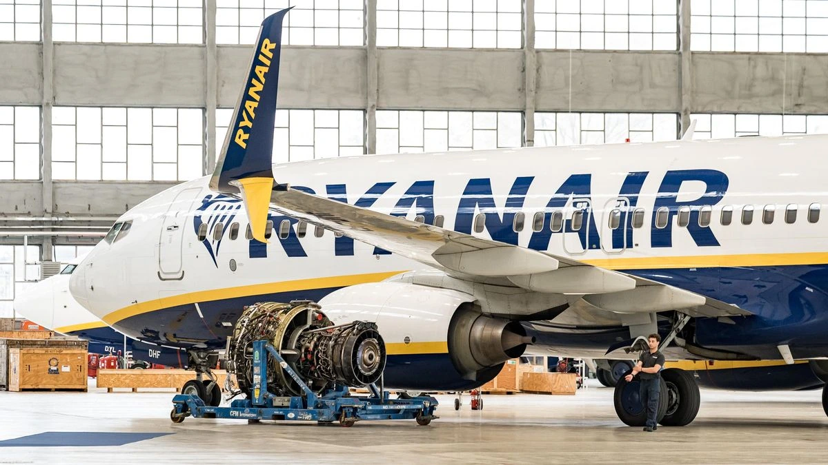 Ryanair deja de cobrar a las familias por sentarse juntas en sus aviones tras una investigación en Reino Unido