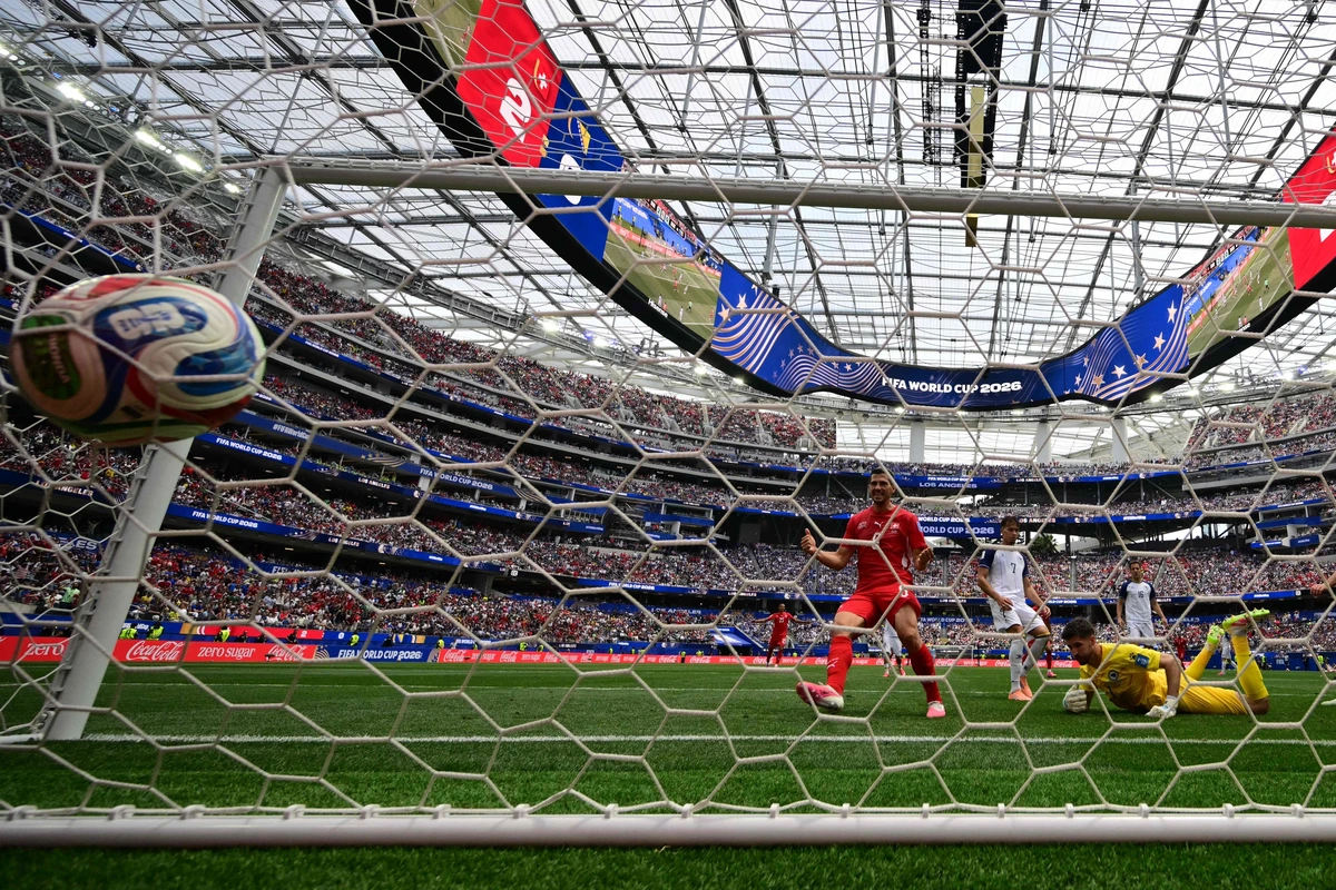 Suiza castiga a Bosnia con una goleada postrera que le acerca a las eliminatorias