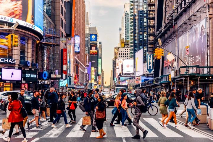 Tiroteo en pleno Times Square horas después de la fiesta de los Knicks: sin heridos, pero con un menor detenido