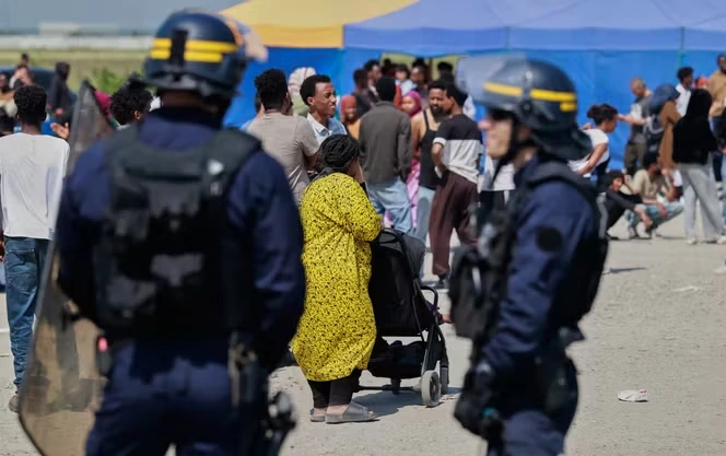 La France et le Royaume-Uni prolongent l’accord migratoire « one in, one out » jusqu’en octobre