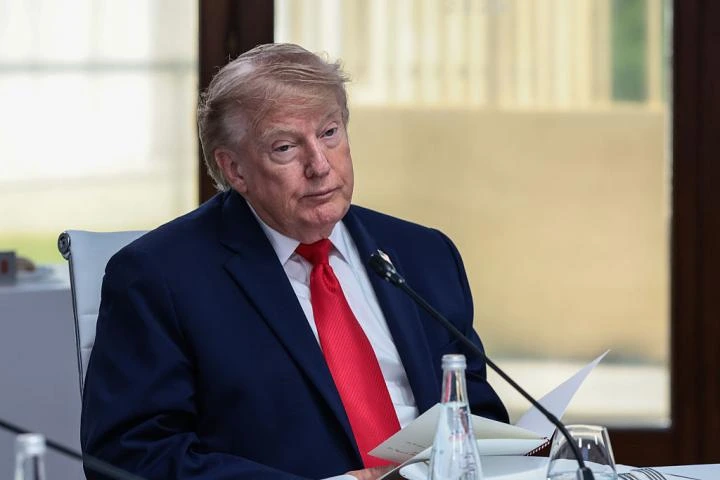 Estados Unidos amenaza a Irán con "acabar por la vía militar" tras una jornada de intensos ataques mutuos