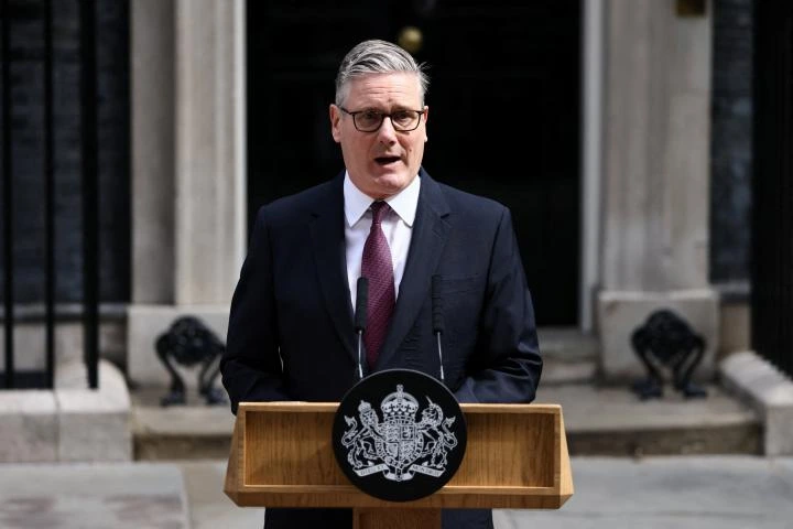 Keir Starmer dimite como primer ministro de Reino Unido y como líder laborista