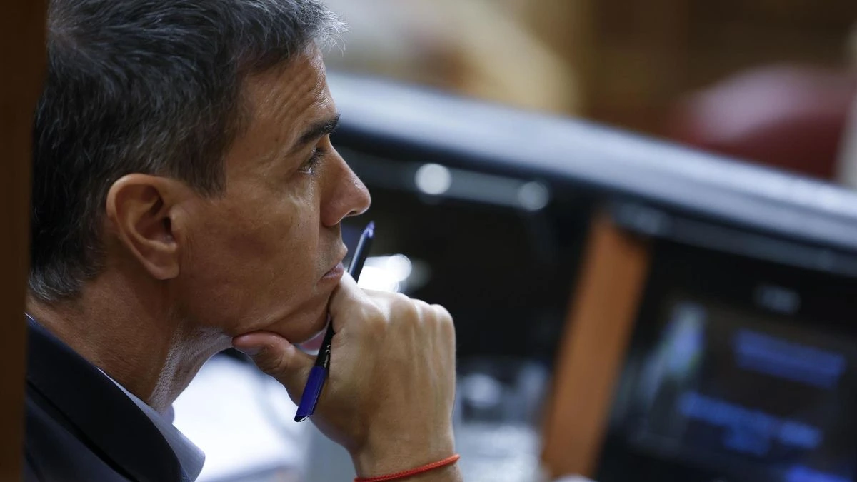 Sánchez sale de su pleno más difícil con un aviso a la oposición y a sus socios de que no tirará la toalla