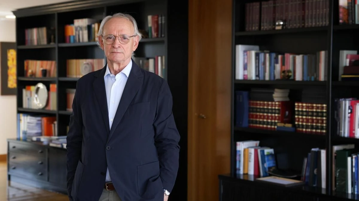 Antón Costas: “Si no logramos buenos salarios, la presión sobre la redistribución acabará rompiendo el Estado”