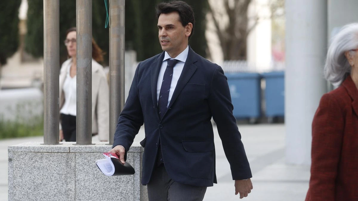 Un informe de Hacienda revela que la pareja de Ayuso facturó 4,4 millones a Quirón Prevención entre 2021 y 2023