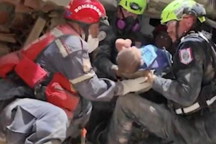 La esperanza se llama Juan David: el bebé de 18 días rescatado bajo los cascotes en Venezuela