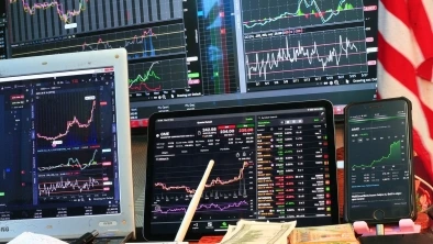 Borse in diretta, prezzo petrolio oggi 4 giugno | Europa contrastata con le tensioni tra Usa e Iran, greggio sotto i 97 dollari
