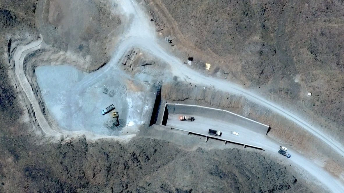 Donald Trump droht Iran mit „großem, fetten“ Angriff auf „Pickaxe Mountain“