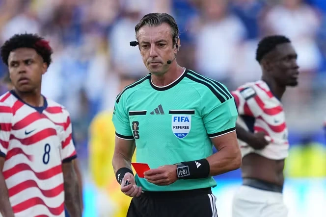 Coupe du monde 2026 : plusieurs décisions de la FIFA fragilisent des arbitres déjà sous pression