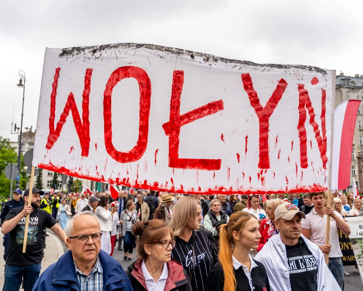 Polish-Ukrainian solidarity over Russian threat undermined by bitter historical dispute