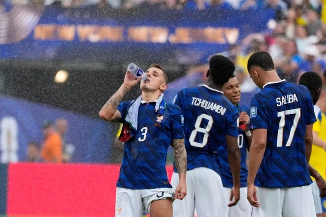 France-Paraguay : le match maintenu malgré la canicule et les critiques sur le protocole de la FIFA