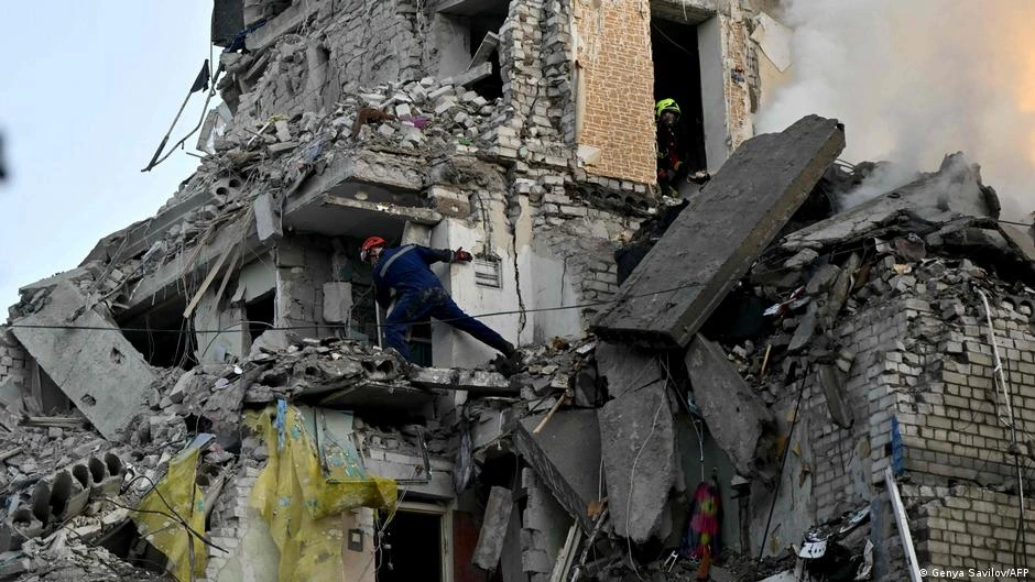 Al menos 13 muertos en un ataque masivo ruso contra Kiev