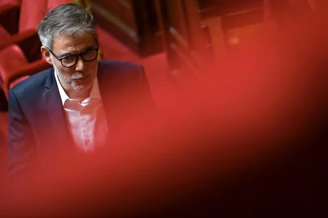 Le rejet de la motion de censure des Ecologistes expose la division du Parti socialiste