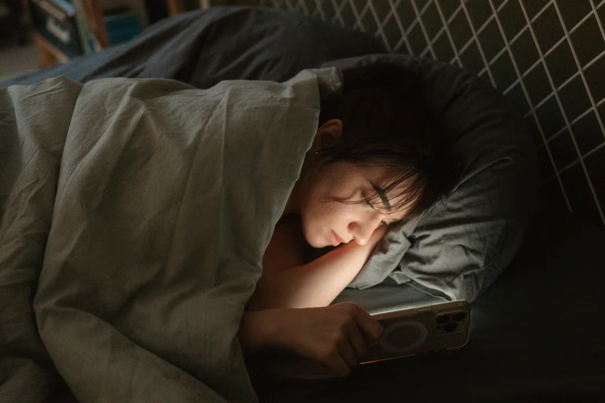 Starmer to issue social media curfew for teenagers in bid to crack down on addictive scrolling