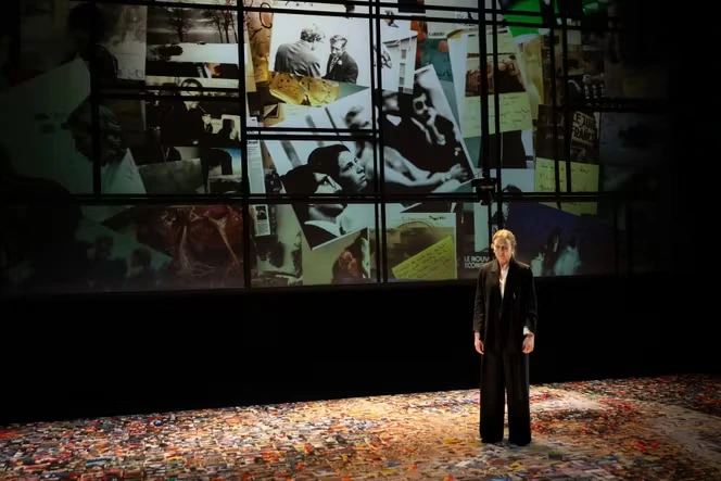 Au Festival d’Avignon, Valérie Dréville, impériale et impeccable comédienne dans « Thésée, sa vie nouvelle »