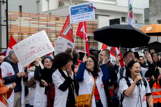 Pour soulager les maternités sous tension, un projet de réquisition des médecins en débat en Nouvelle-Aquitaine