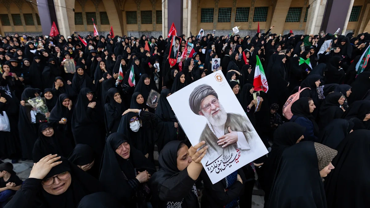 Trauerfeier für Ali Chamenei: Mullahs maßregeln Staatsgäste mit Koranversen